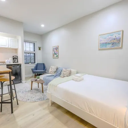 Old Charm Studio Apt Near Back Bay